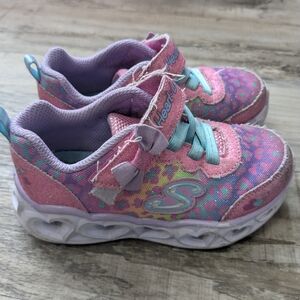 🏔️ Heart Light Skechers